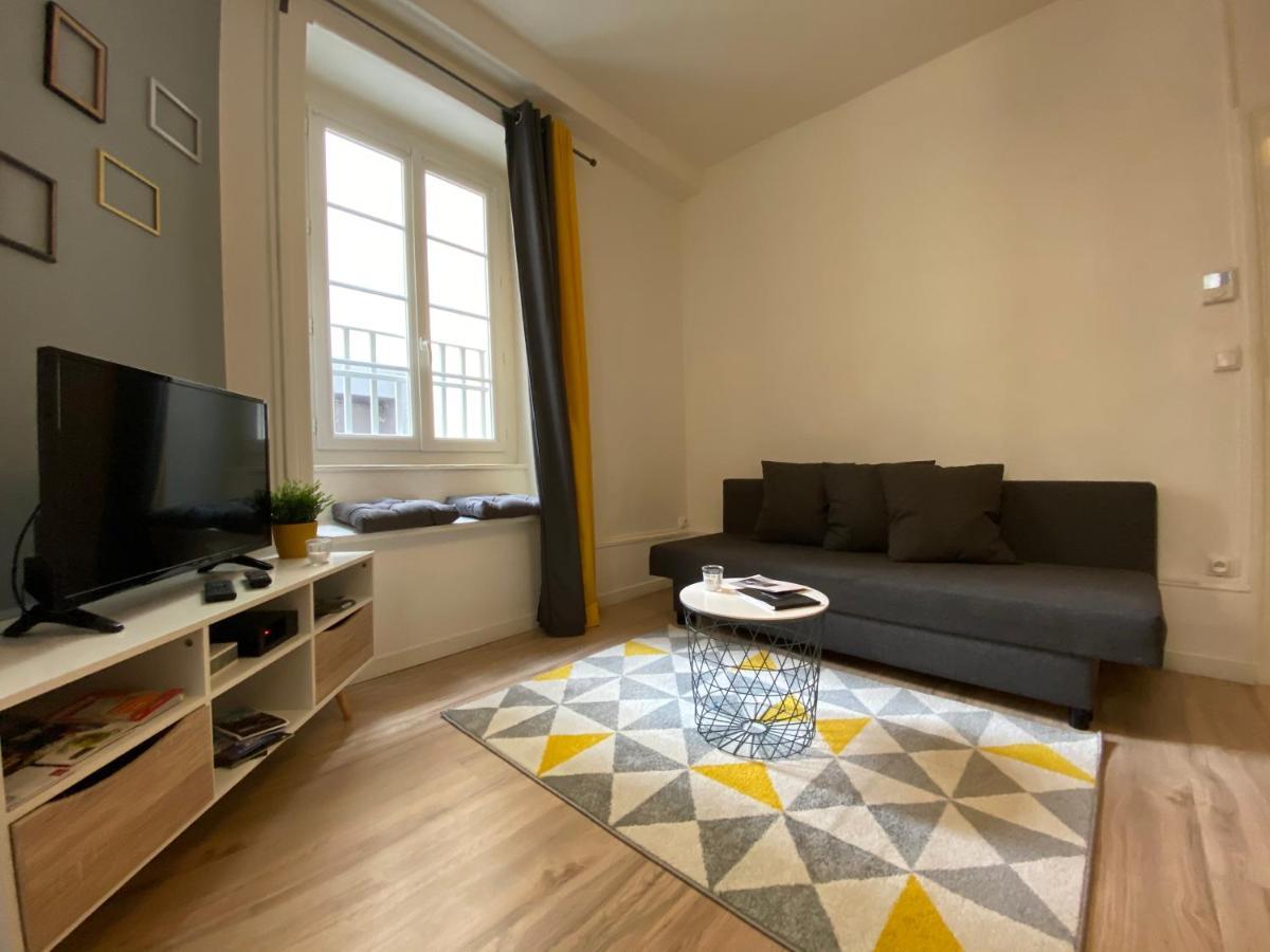 Nid Douillet Sur Plateau Clermont-Ferrand