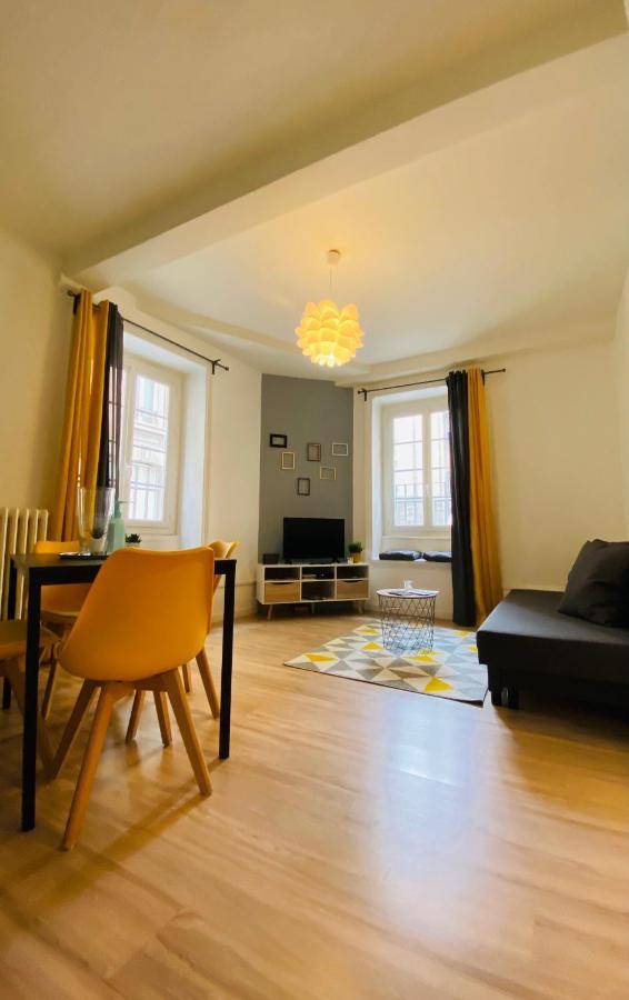 Nid Douillet Sur Plateau *